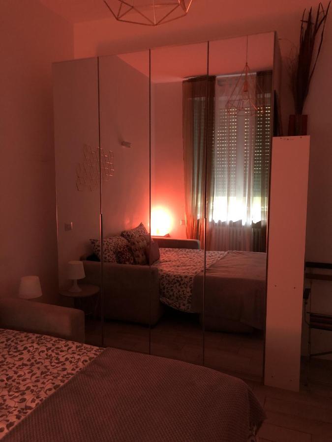 Joy House -Central City Near Metro Arco Della Pace Brera-Entire Apartment Perfect For Work & Play, Nightlife With Ac & Fast Wifi Welcome To The Cool Joy House! Milano Ngoại thất bức ảnh