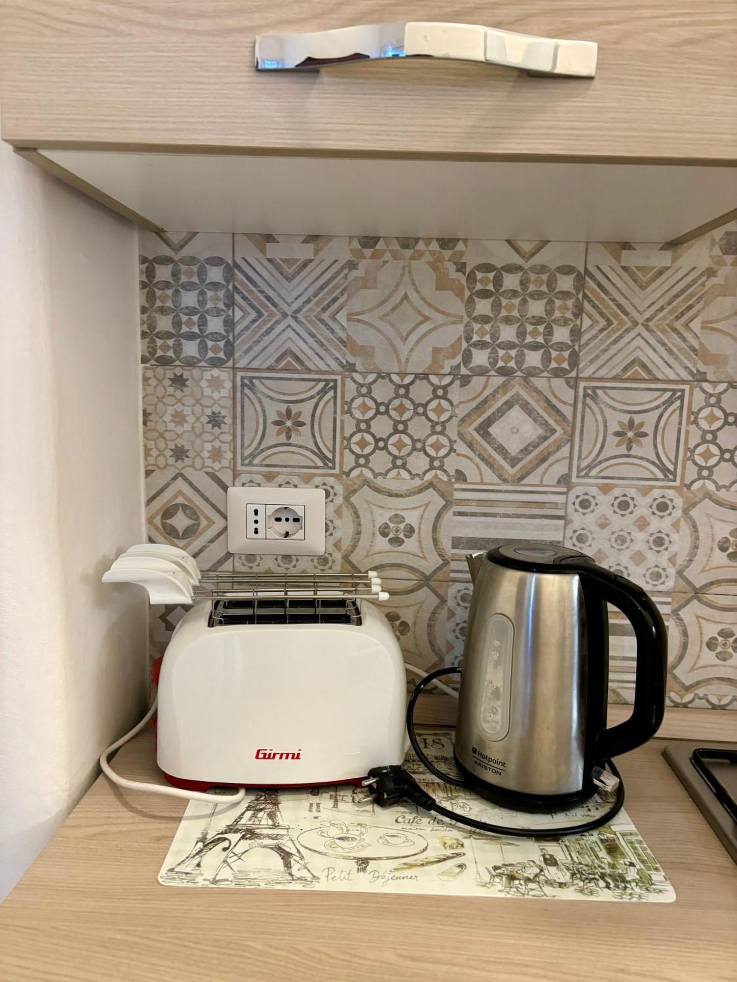Joy House -Central City Near Metro Arco Della Pace Brera-Entire Apartment Perfect For Work & Play, Nightlife With Ac & Fast Wifi Welcome To The Cool Joy House! Milano Ngoại thất bức ảnh