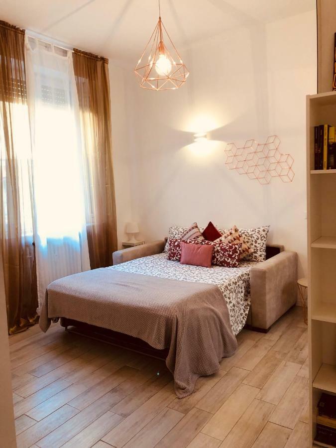 Joy House -Central City Near Metro Arco Della Pace Brera-Entire Apartment Perfect For Work & Play, Nightlife With Ac & Fast Wifi Welcome To The Cool Joy House! Milano Ngoại thất bức ảnh